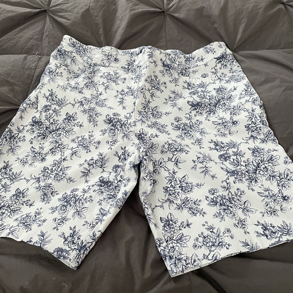 Women’s 2X stretchy shorts